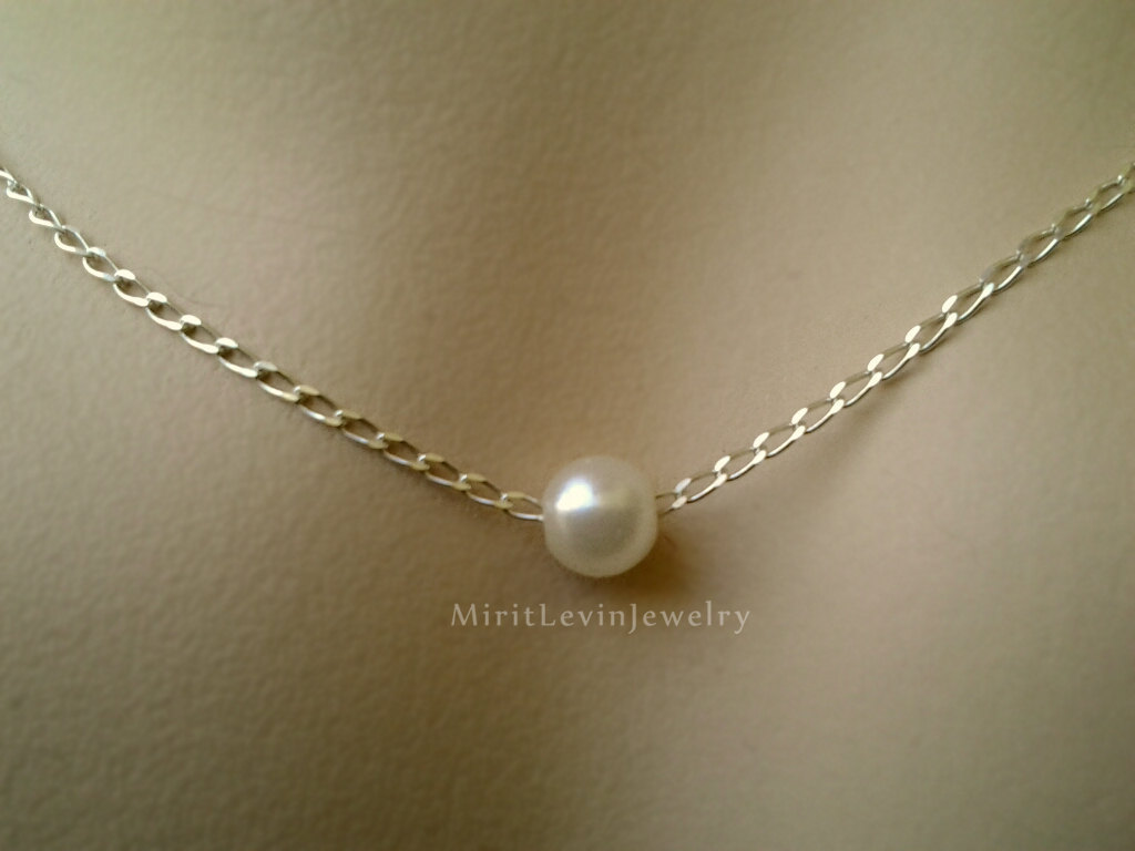 Pearl necklace bridesmaid 2025